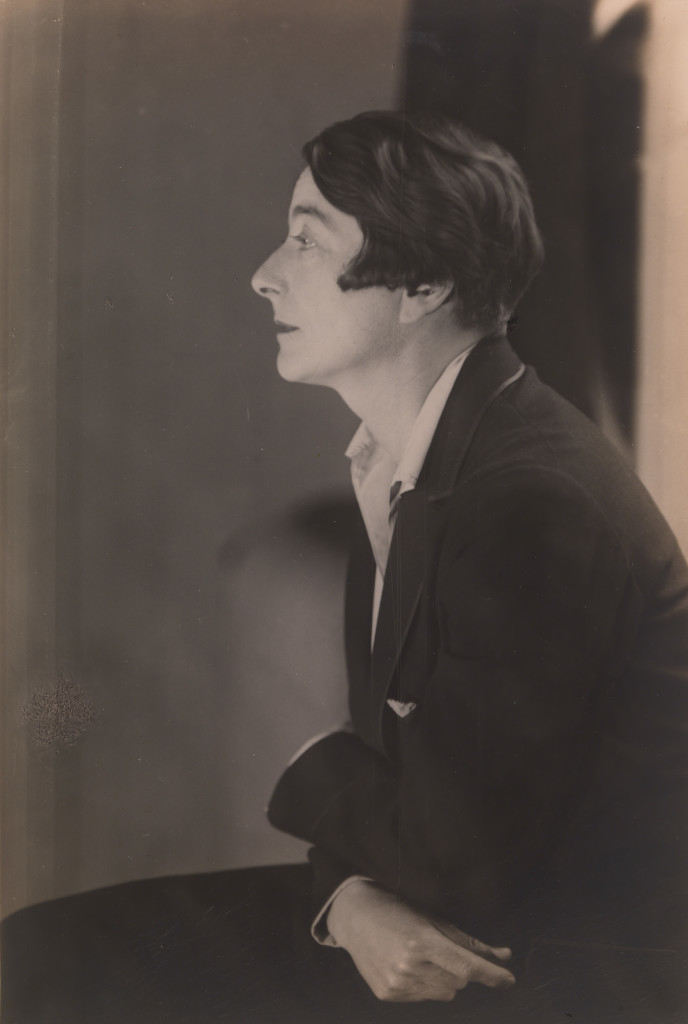 Eileen GRAY