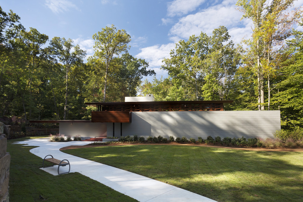 Front exterior Bachman-Wilson House designed by Frank Lloyd Wright  Courtesy Crystal Bridges Museum of American Art, Bentonville, Arkansas;  Photos by Nancy Nolan Photography