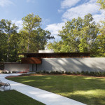 Front exterior Bachman-Wilson House designed by Frank Lloyd Wright  Courtesy Crystal Bridges Museum of American Art, Bentonville, Arkansas;  Photos by Nancy Nolan Photography