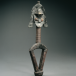 Bakota, Shake people
Wood, copper, brass and bone