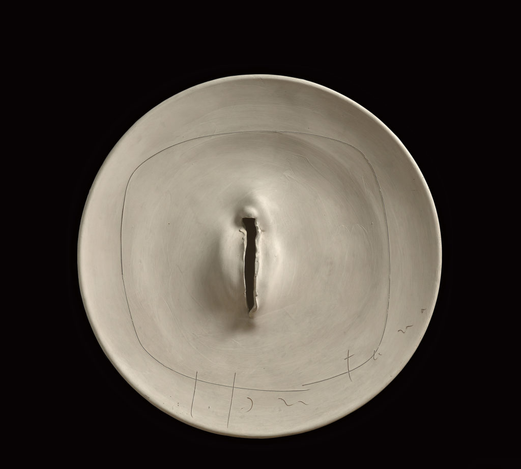 Lucio Fontana *Rosario 1899-1968 Varese) Terracotta